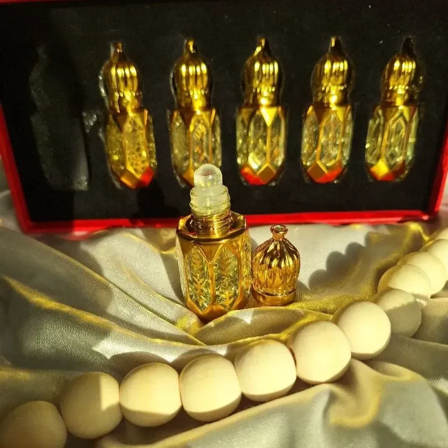 ٦ عطور زيتيه حسب الطلب