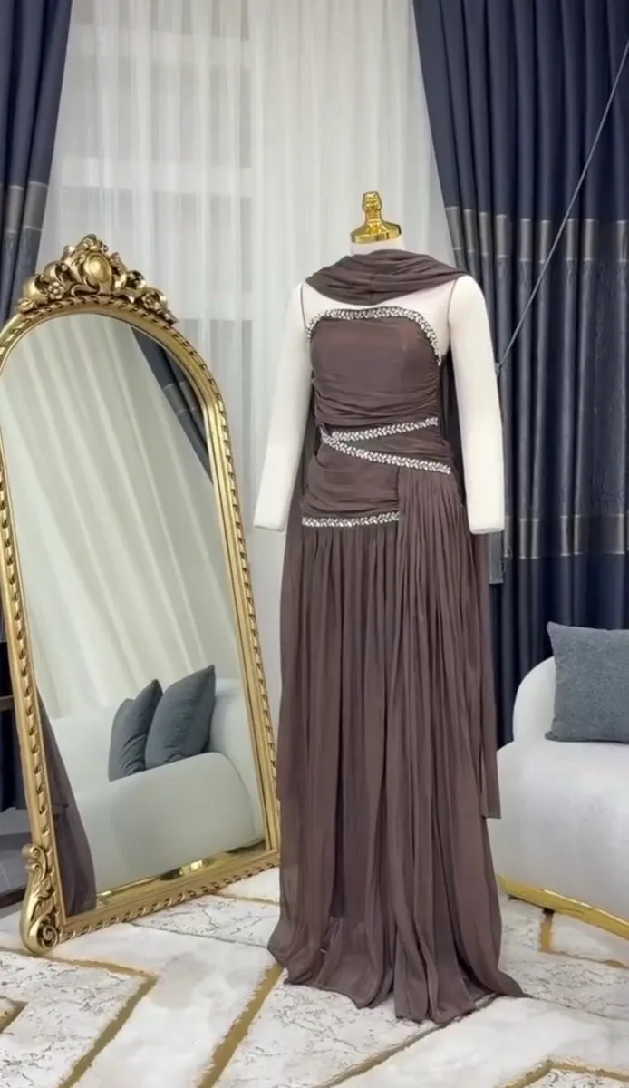 فستان بني