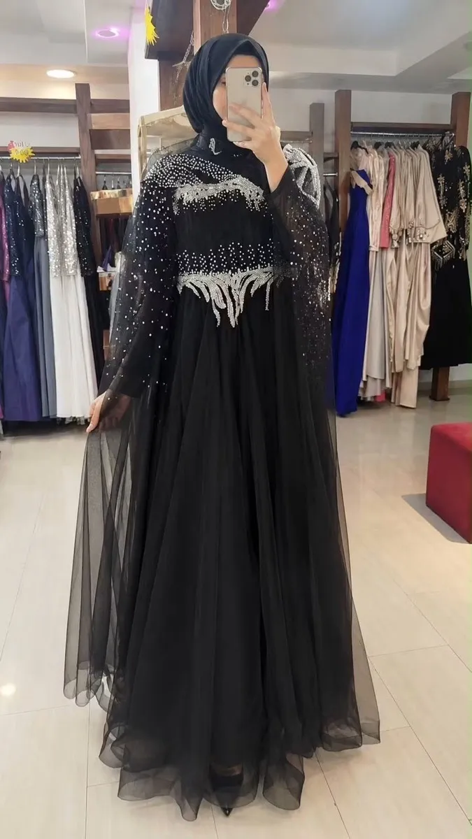 فستان اسود