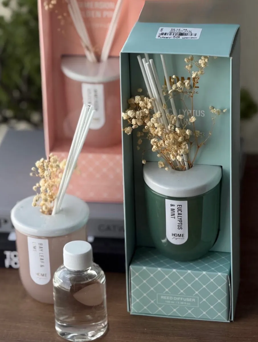 معطر عيدان بتصميم زجاجي عصري جديد وبثلاث روائح مميزة