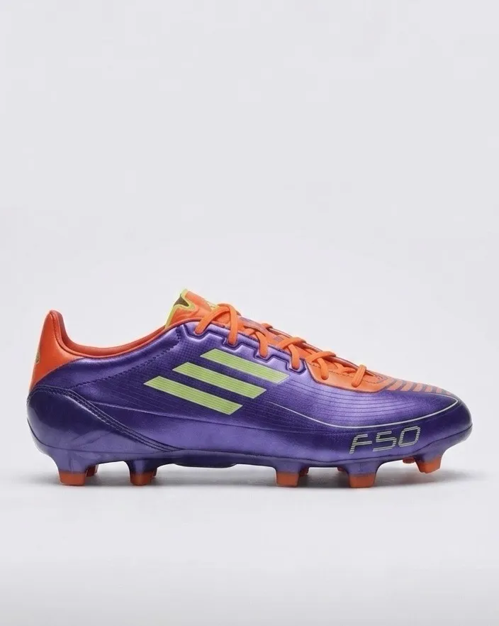 حذاء رياضي adidas