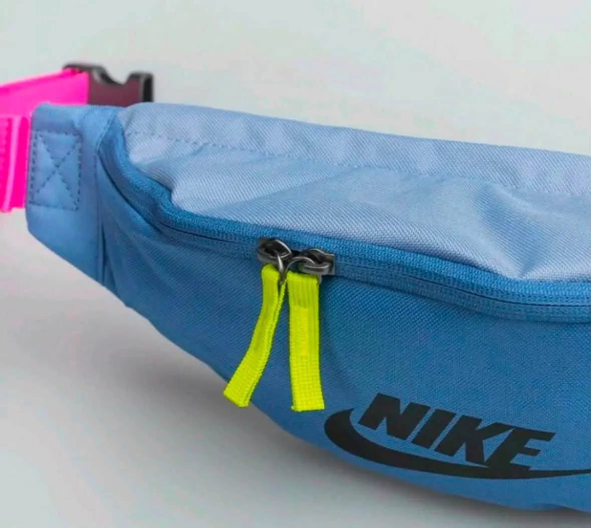 حقيبة خصر رياضية Nike